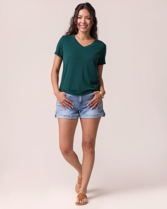 Best Fit V-Neck Tee in Emerald Green Best with shorts
Fit V-Neck Tee in Emerald Green