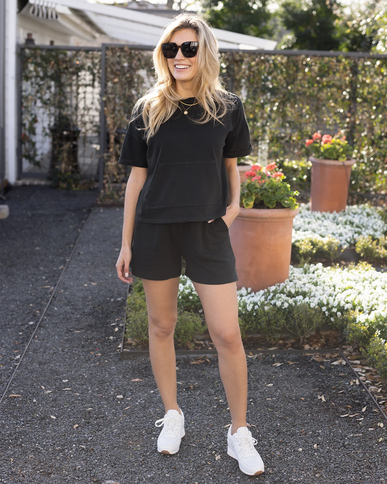 Short sleeve sweatshirt in black for women