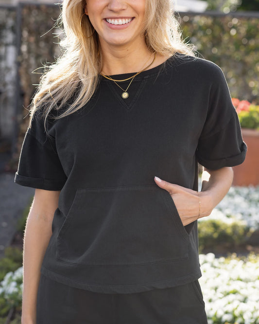 Black pullover short sleeve sweatshirt Black pullover short sleeve sweatshirt