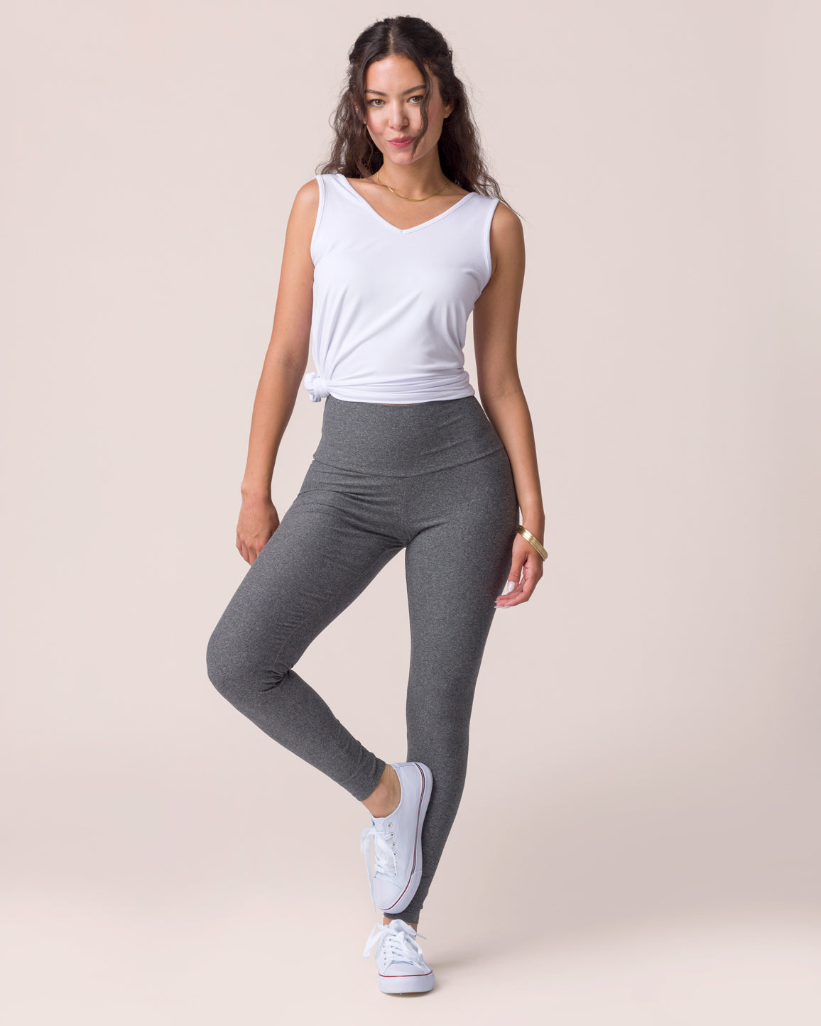 Midweight Daily Leggings in Heathered Charcoal with white tank top G&L