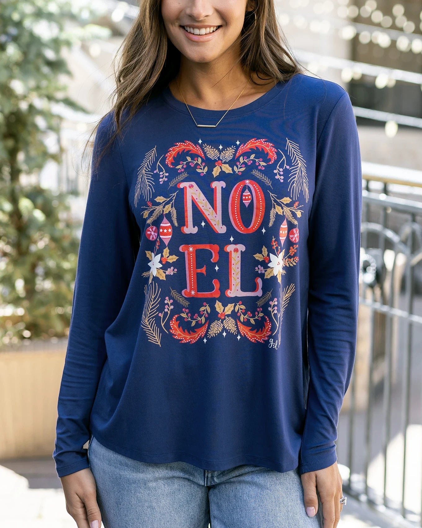 Long Sleeve Crew Neck Graphic Tee Noel Noel L