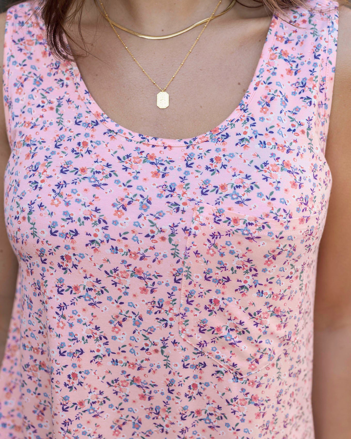 Close up view of Pink Mini Floral Perfect Pocket Scoop Neck Tank