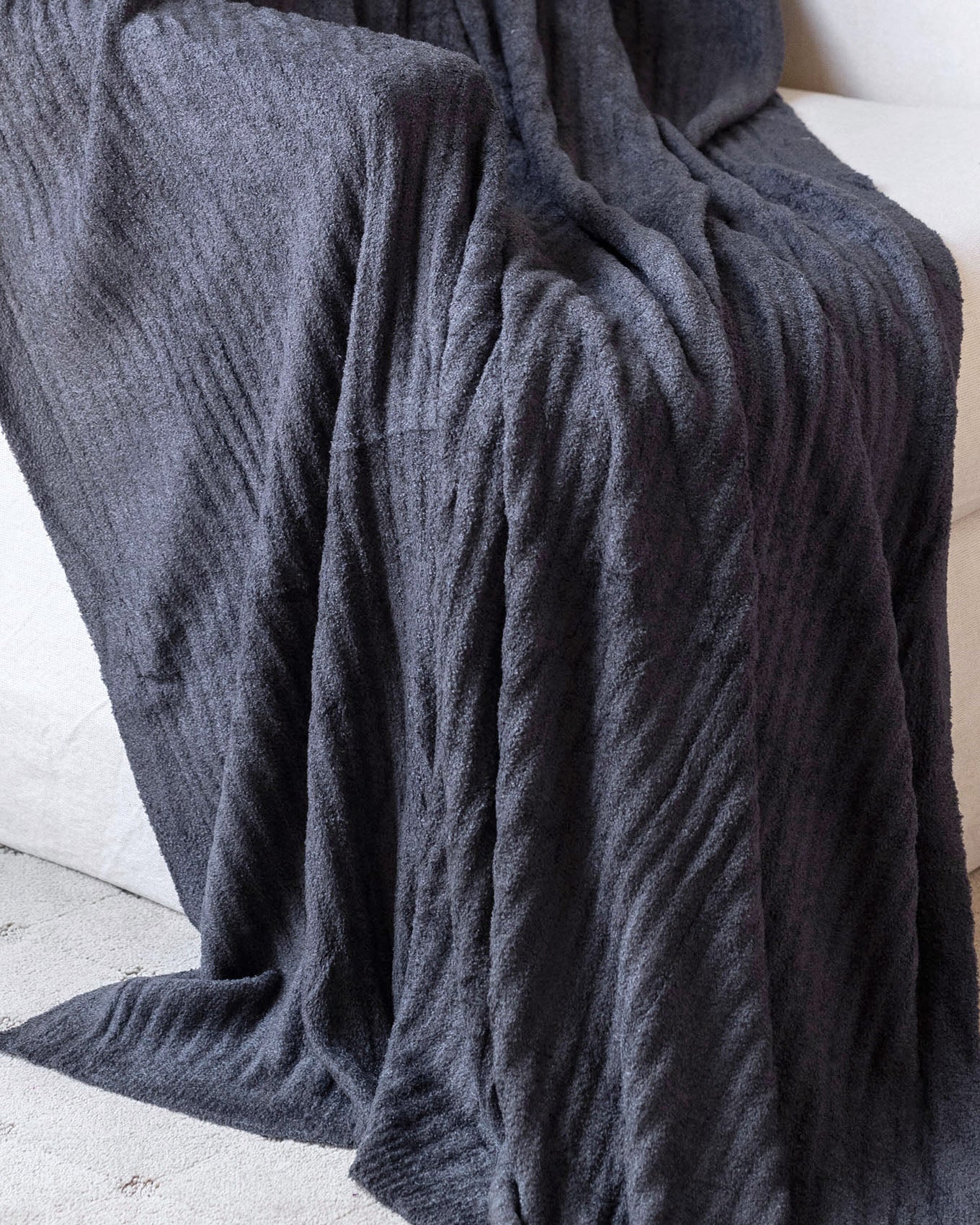 Plush Charcoal Bambü Blanket - Grace and Lace