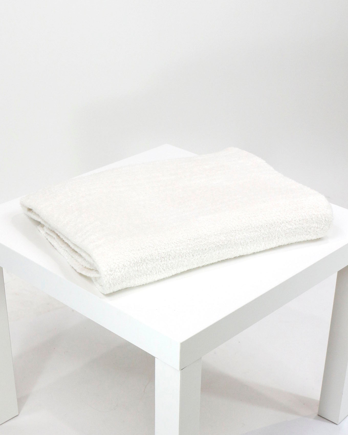 White throw blanket