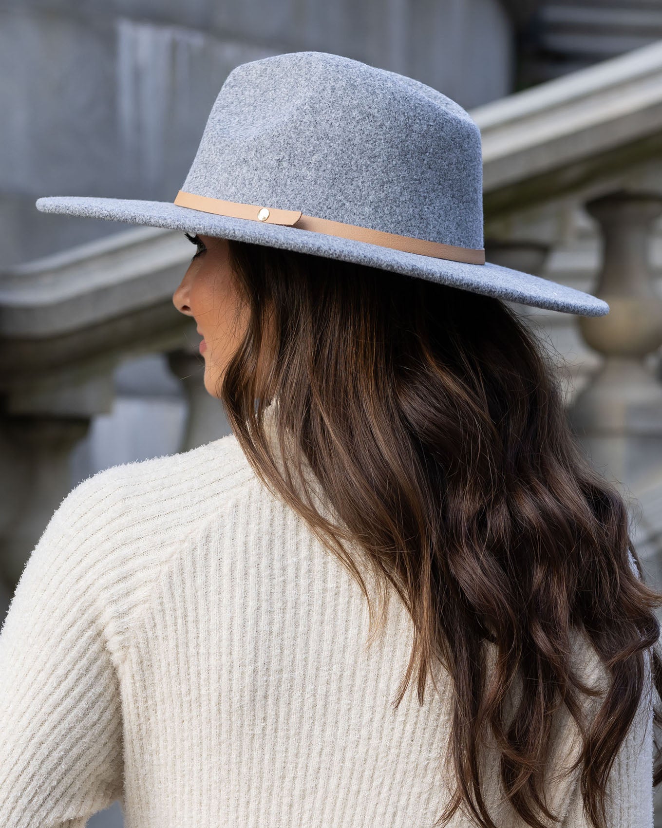 back view of wide brim felt hat in charcoal