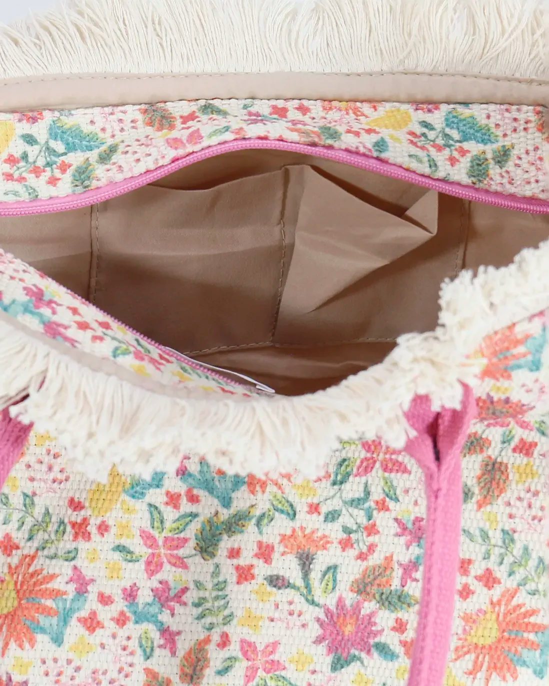 Summer Fringe Tote in Wild Flower