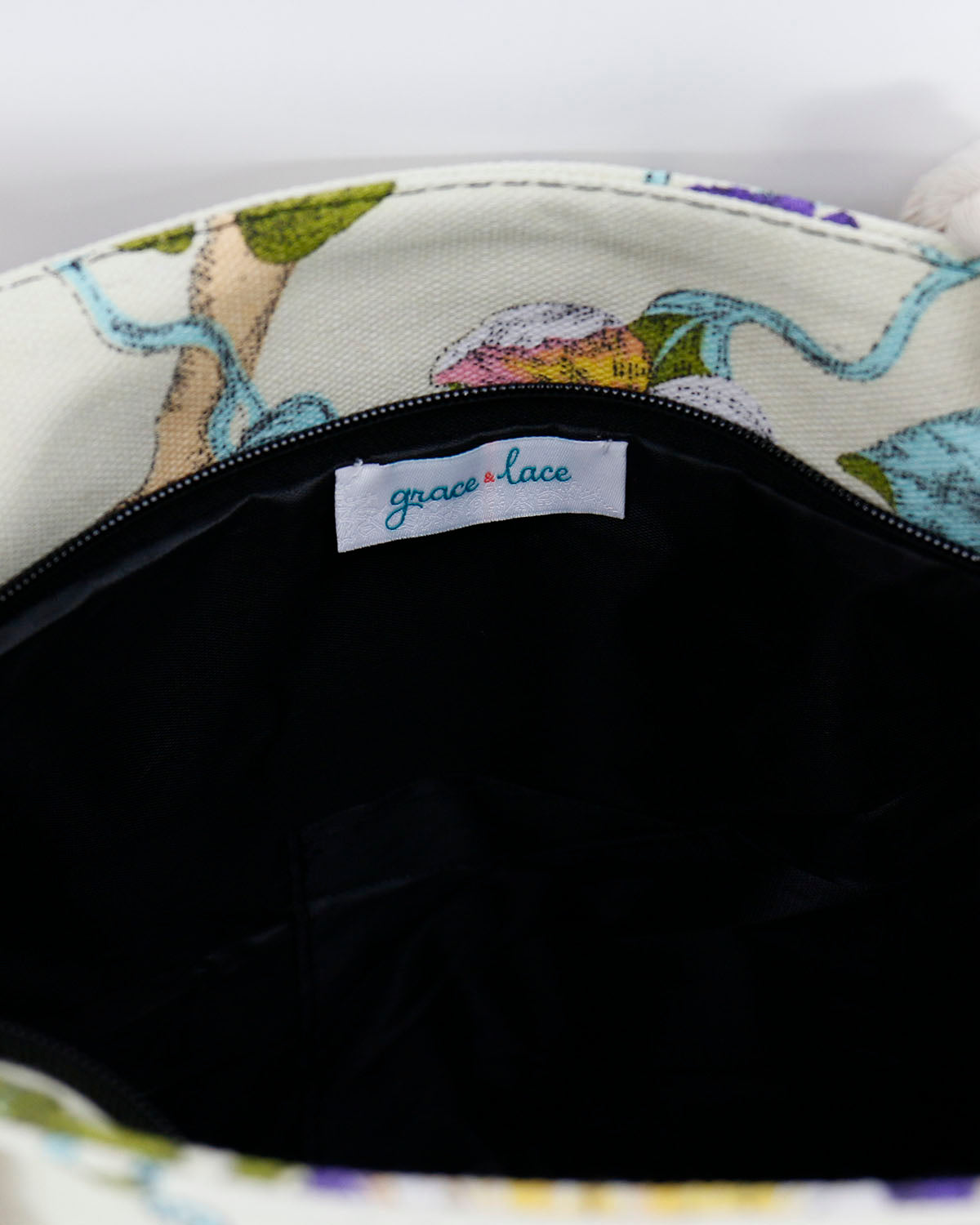 Summer Tote Bag Garden Floral Open Zipper Close Up