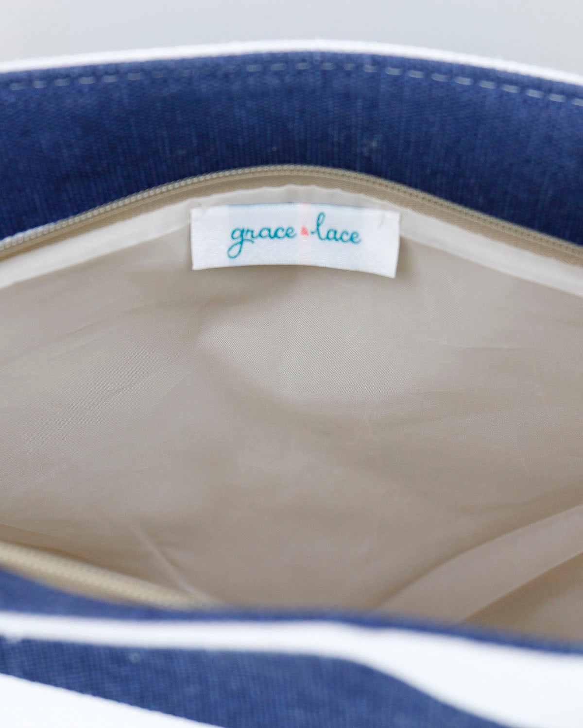 Summer Tote Bag Navy/White Stripe Open Zipper Close Up