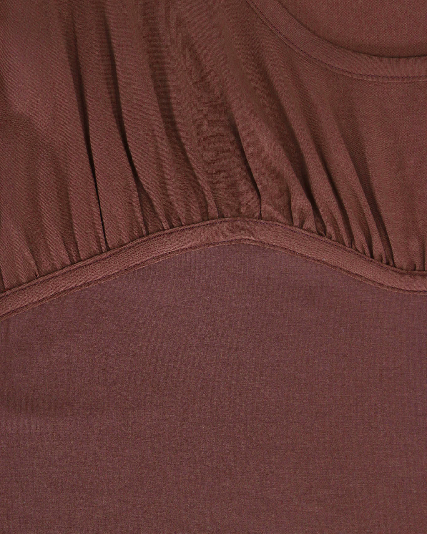 close up of fabric on sweetheart tee in adobe red