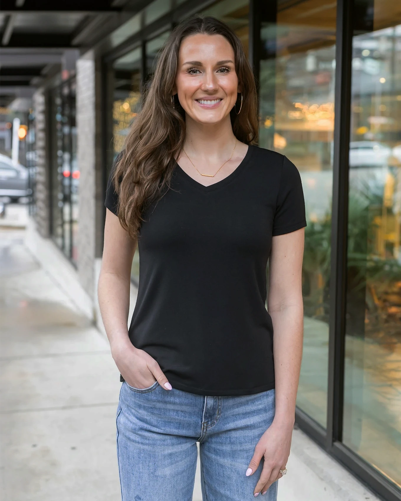 Best Fit V-Neck Tee in Black