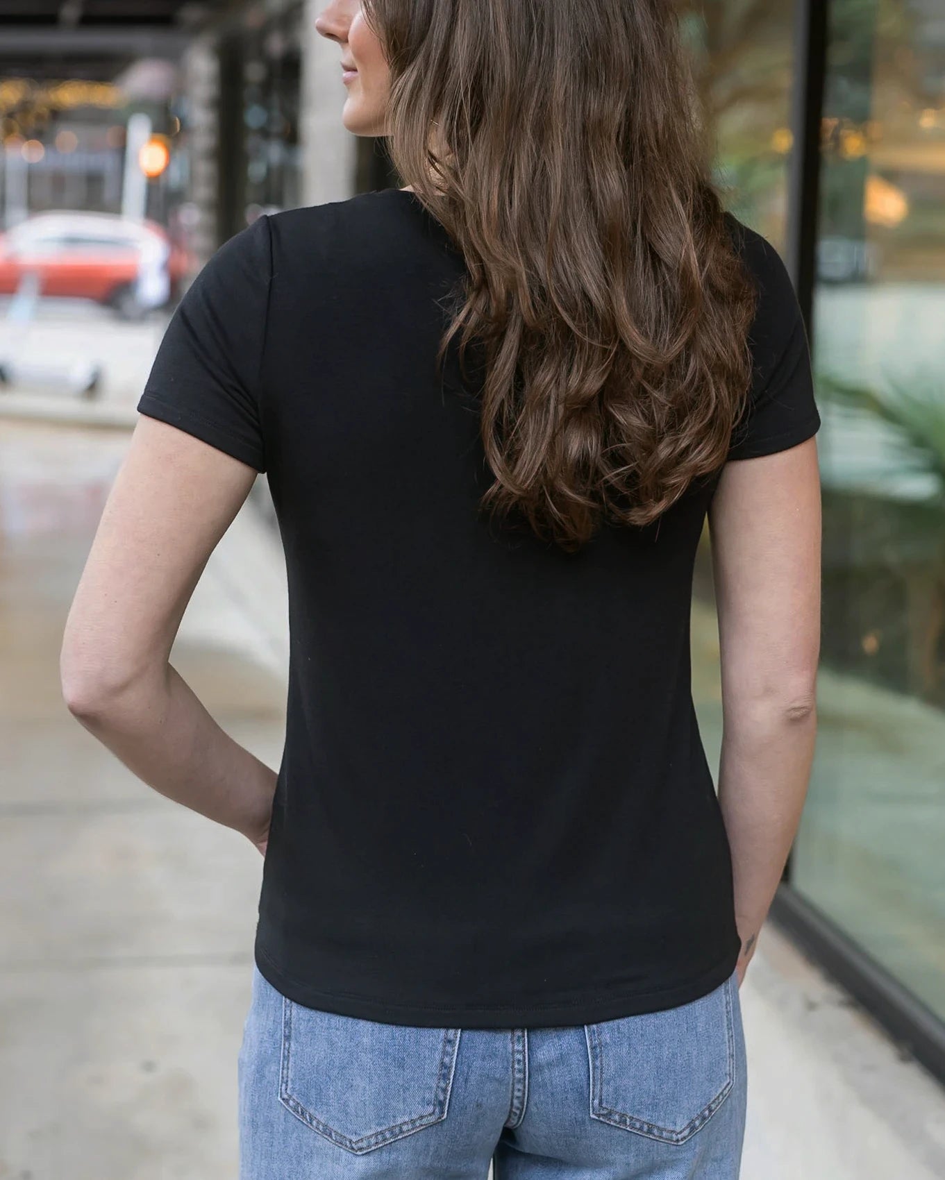 Best Fit V-Neck Tee in Black