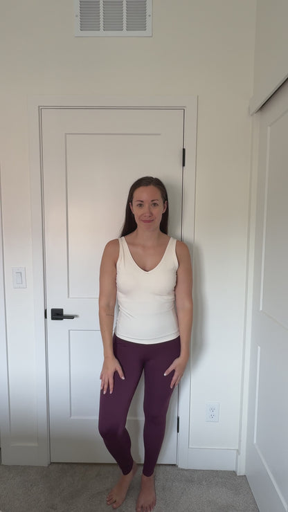 Soft Sculpt Leggings with Pockets in Plum
