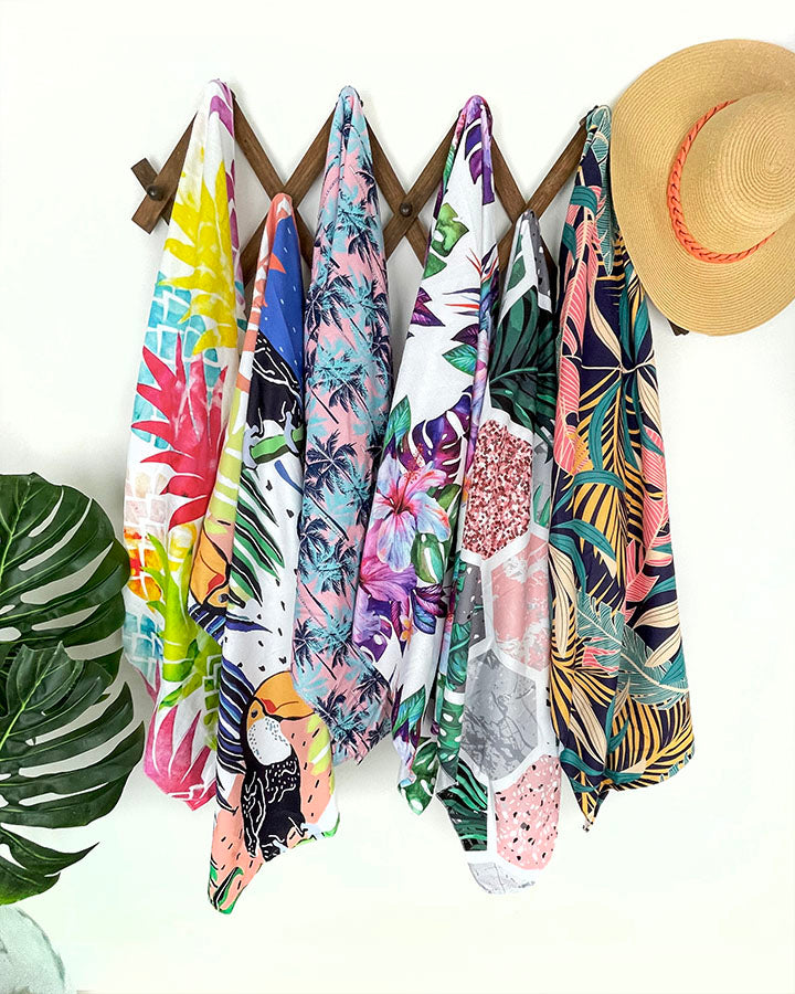 Convertible Beach Towel Bag in Panama Leaves