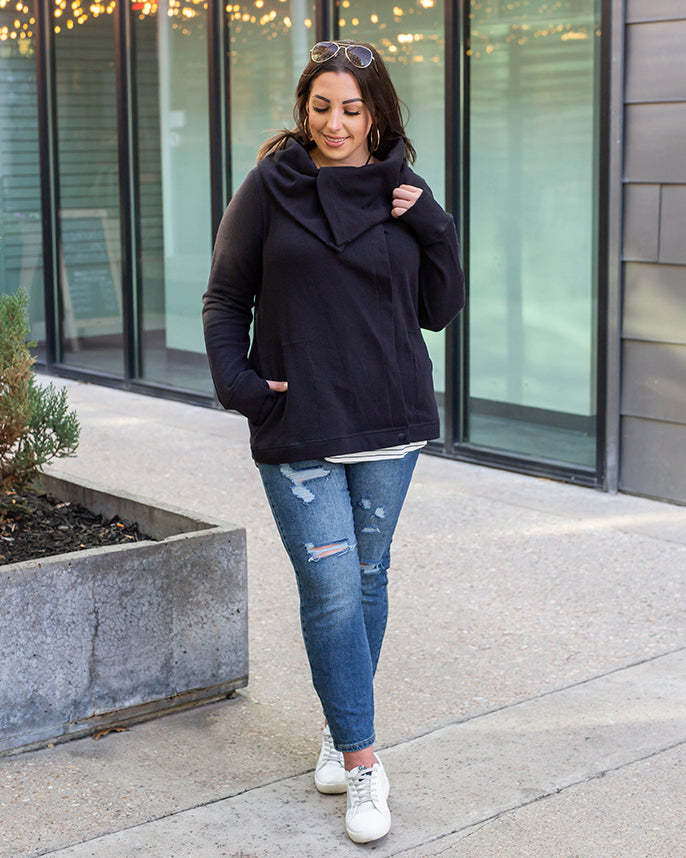 Fleece Wrap Up in Black