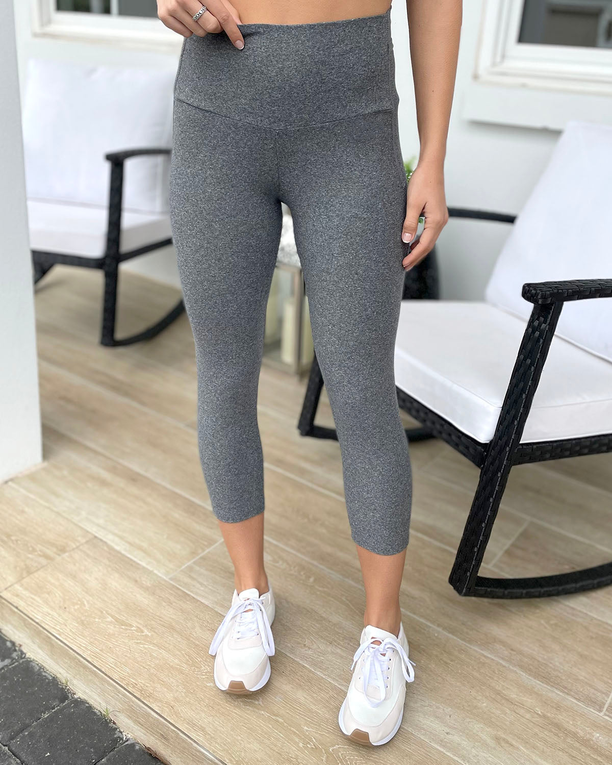 Cropped Mid-Weight Daily Pocket Leggings in Heathered Charcoal