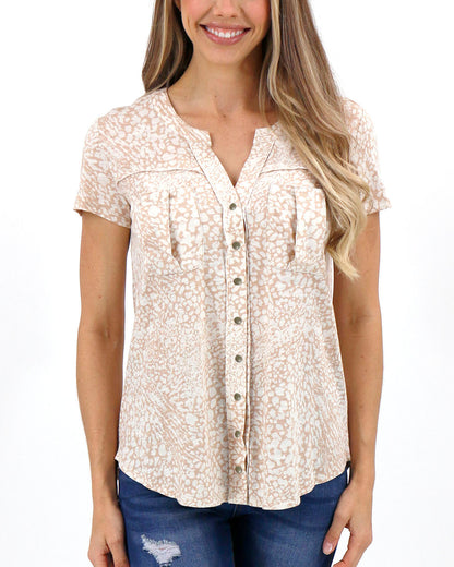Snap Up Utility Tee I Women's Tee model outfit