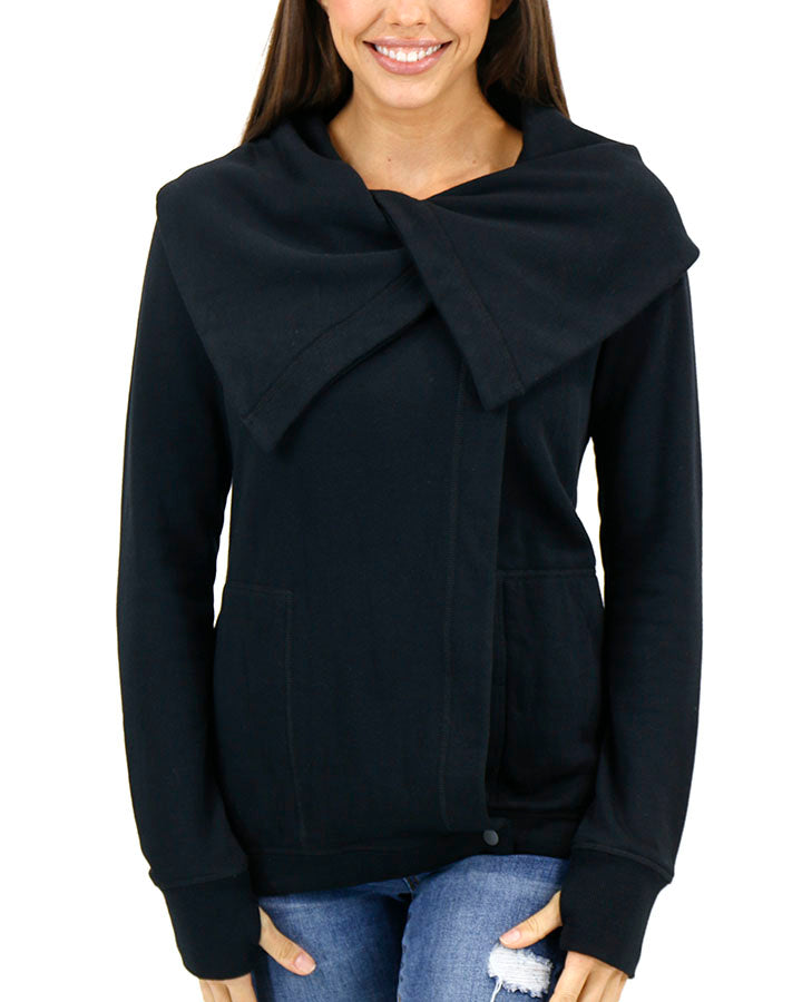 Fleece Wrap Up in Black