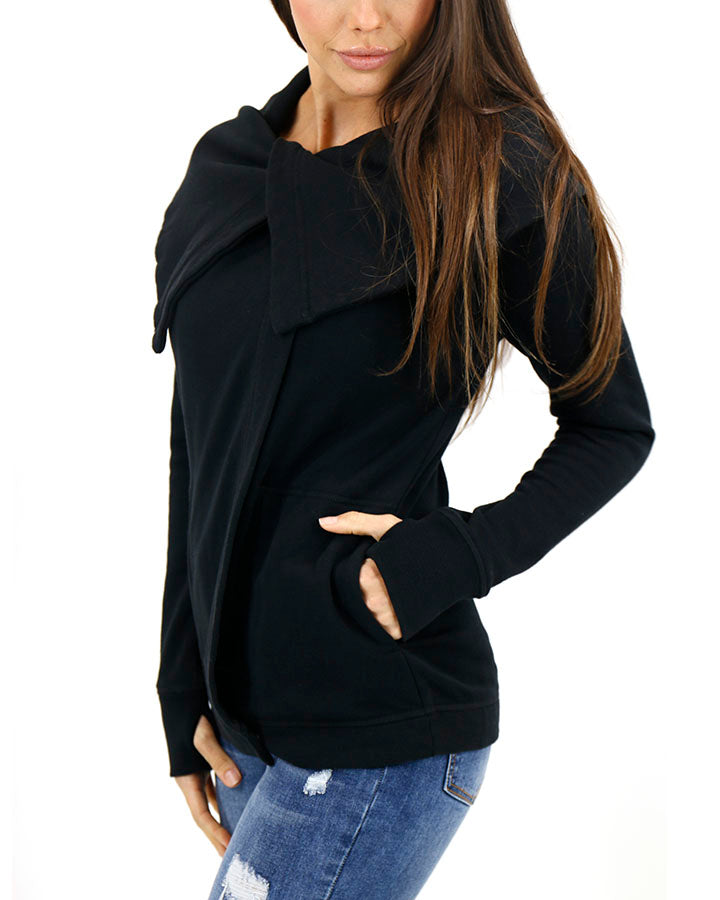 Fleece Wrap Up in Black