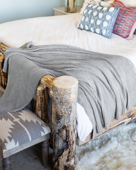 Plush Bambü Blanket in Grey Cloud