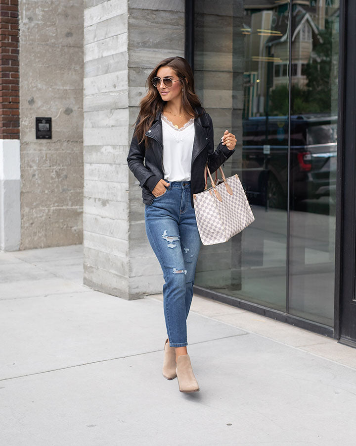 How To Style Mom Jeans: 7 On-Trend Outfits + Designer Jeans | Bergdorf  Goodman