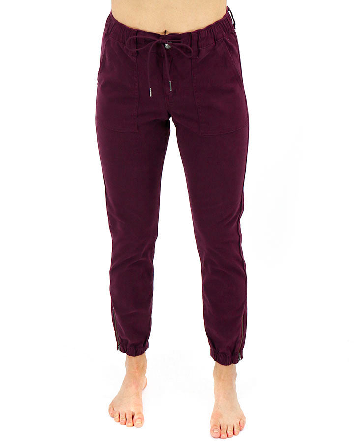 Sueded Twill Joggers in Wine